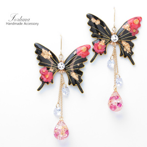 胡蝶~Red Camellia~(c13) ピアス/イヤリング/ノンホールピアス/樹脂ピアス