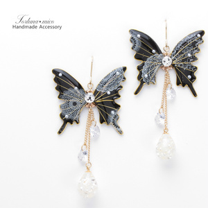 胡蝶~White Lace~(c26) ピアス/イヤリング/ノンホールピアス/樹脂ピアス