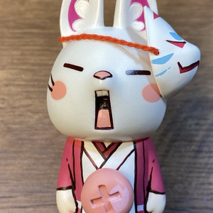 キツネ面付き和服アナC(ソフビ)