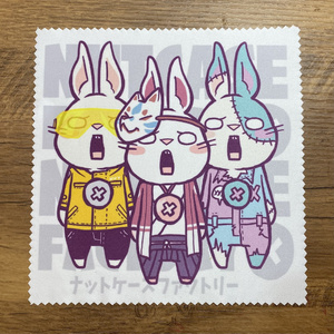 ゾンビ、ゴーグル、狐面アナ(メガネ拭き)