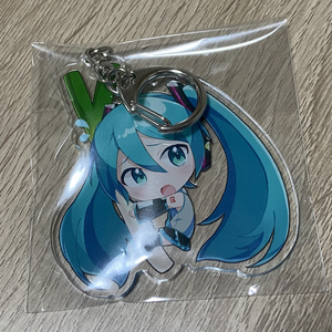 初音ミク　アクリルキーホルダー 初音ミク 雪ミク2024×ラスカル ラメ入りアクリルキーホルダー