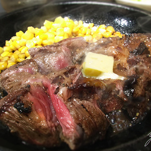 飯絵テロ！　額装済み複製原画　リアルなステーキのイラスト　直筆サイン入り　1点のみ