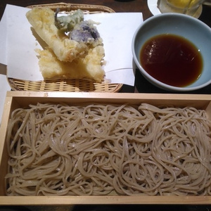 ふんわりマシュマロ系に鰹節とソースかけてたこ焼きにした感じの曲