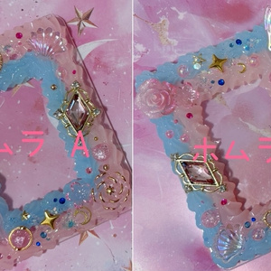Decorated trading card case, trading card size