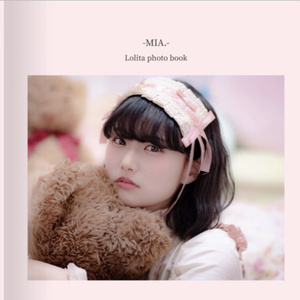 MIA.1st写真集「MIA. lolita  photo book」