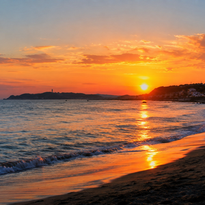 日本の夏の海の夕方の景色（The evening view of the summer sea in Japan）