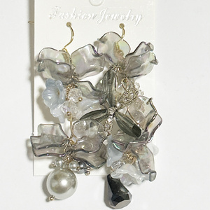 Unexpectedly adorable hook earrings, long earrings, gorgeous earrings