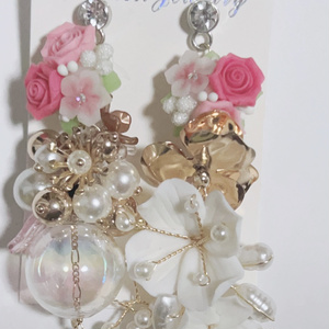 Cute even in the shadows, rose earrings, long earrings, gorgeous earrings