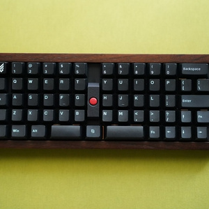 Sparrow60C : ジョイスティックポインター搭載、GH60互換ケース