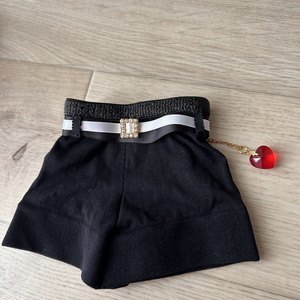 B: Black shorts [AsleepEi...]
