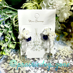 レジン ピアス アイスブルー シルバー ドライフラワー 1粒タイプ 不規則 no.851 ドライフラワーの一粒ビジューピアス フラワー 氷