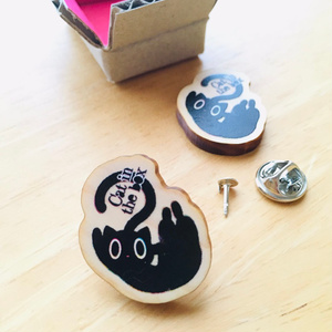 【数量限定/ピンズ付セット】Cat in the box（キャットインザボックス）