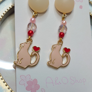 桜色の猫 ピアス