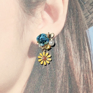 販売終了】秋奈 ハンドメイド クリア フラワー ピアス イヤリング