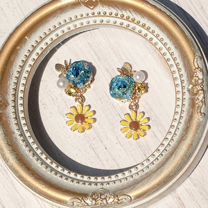 販売終了】秋奈 ハンドメイド クリア フラワー ピアス イヤリング