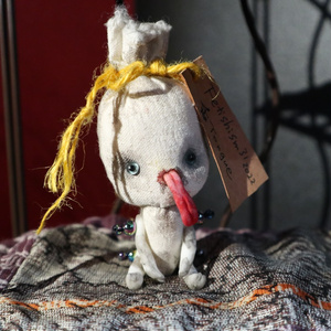 MARWY 《「舌」の子（ボロちゃん）》