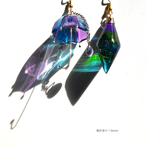 魔法使い傘と宝石の雨雫ペンデュラムピアス　イヤリング✴︎蓄光するペンデュラム☆