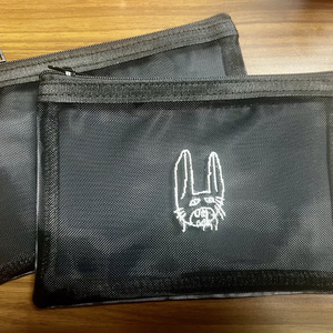 ②様　刺繍ポーチ