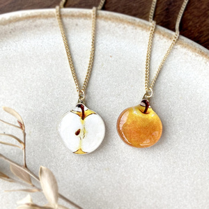 Pears necklace｜梨のネックレス（どちらか備考欄にご記入下さい）〔秋のフルーツ〕