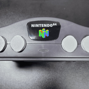 N64 コントローラー端子用ダストカバー
