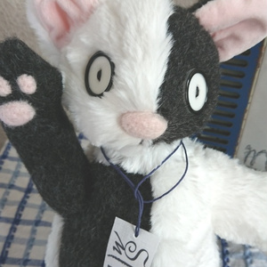 【おうちが決まりました】一点物ちぐはぐねこのぬいぐるみ