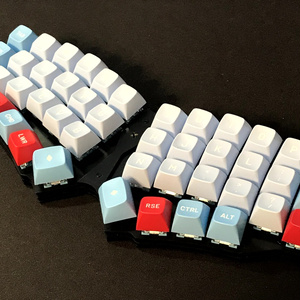 SplitMatrix50：左右分割とオーソリニア配列のワイヤレス50キー自作