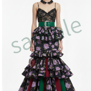 【Ai生成】アーバン・ゴシック・ローズドレス　 【AI-generated】Urban Gothic Purple Rose Dress
