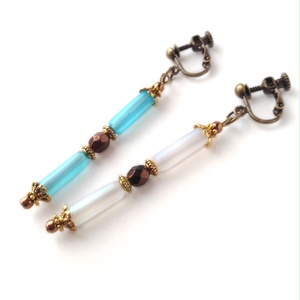 魔法使いのエメラルドと三日月天球儀のピアス イヤリング✴︎蓄光する