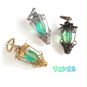 ☆蓄光懐中時計☆天体魔法使いの月の満ち欠け(蓄光オルゴナイトフロー