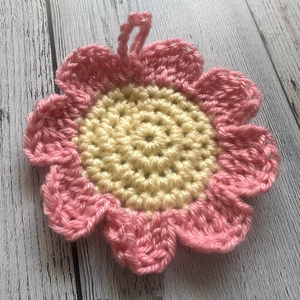 アクリルたわし　ピンクの花
