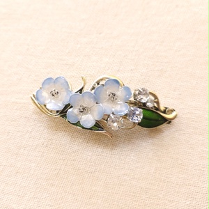 お花のキラキラレジンヘアクリップ - kiana＊Lab - BOOTH
