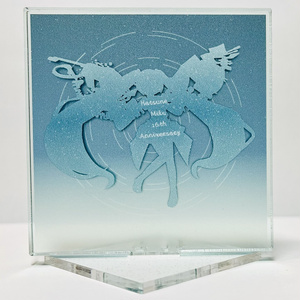ホロ加工缶バッジN＜初音ミク 18th Anniversary＞ - Rella Artworks