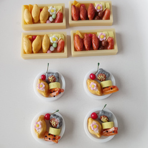 いなり寿司弁当のフードミニチュア