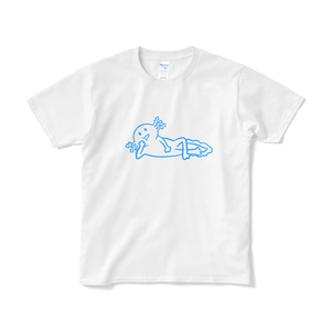 寝転ぶうーぱーるーぱーTシャツ