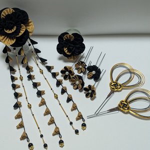 黒と金のつまみ細工のバラの髪飾りセット