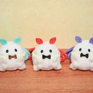 受注生産】カイコガの小さなぬいぐるみ 寝そべりver. - もふげ屋 - BOOTH