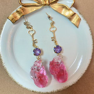 『マザー！』イメージピアス＆イヤリング