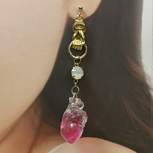『マザー！』イメージピアス＆イヤリング