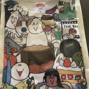 適度に騒がしいTシャツ