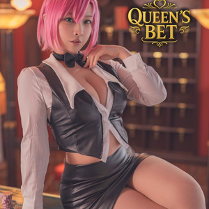 みぃこ コスプレ写真集 QUEENS BET(サイン有）ハイパーメガトンラクエン ハイパーメガトンラクエン-BOOTH - BOOTH