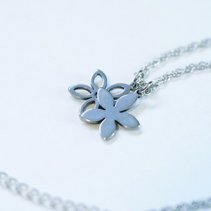 STAR FLOWER NECKLACE