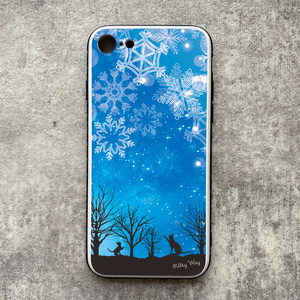 雪遊び猫のスマホケース（ブルー）/ 強化ガラス スマホケース 雪 冬 iphone14 iphone13