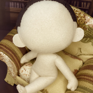 受注生産】カイコガの小さなぬいぐるみ 寝そべりver. - もふげ屋 - BOOTH