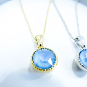 ＊シンプルなスワロフスキーネックレス　クリスタルサマーブルー＊　金具の色が選べます