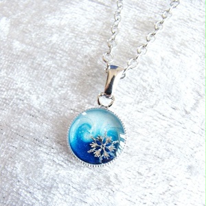 ちいさなまるいネックレス　雪　ホワイト×オーシャンブルー