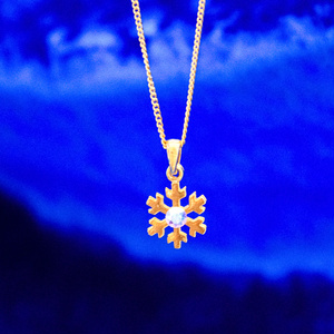 雪の結晶ネックレス　クリスタルオーロラ　金具の色が選べます