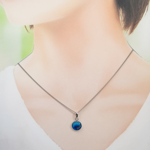 流れ星のネックレス　スカイブルー×オーシャンブルー　シルバー金具