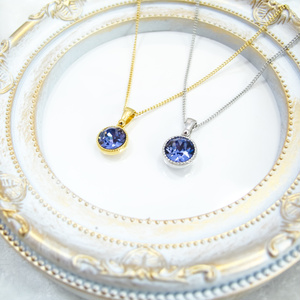 ＊まるいシンプルなクリスタルガラスのネックレス　タンザナイト＊金具の色が選べます