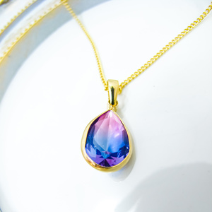 クリスタルガラスのしずく型グラデーションネックレス マゼンダ×ブルー ゴールド金具