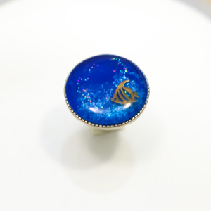 海と遊ぶサカナのタックピン　シアン×シアンラメ　シルバー金具